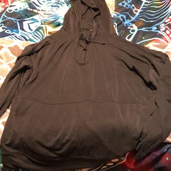 ✨2/$75 ✨ Fabletics buttery soft hoodie - Picture 3 of 7